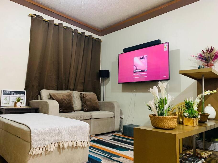 *accessible 2br Close To Sm Marikina/lrt 2* Apartment Manila
