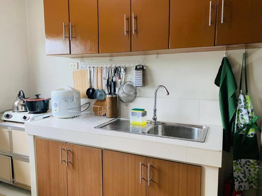 Apartment *accessible 2br Close To Sm Marikina/lrt 2*