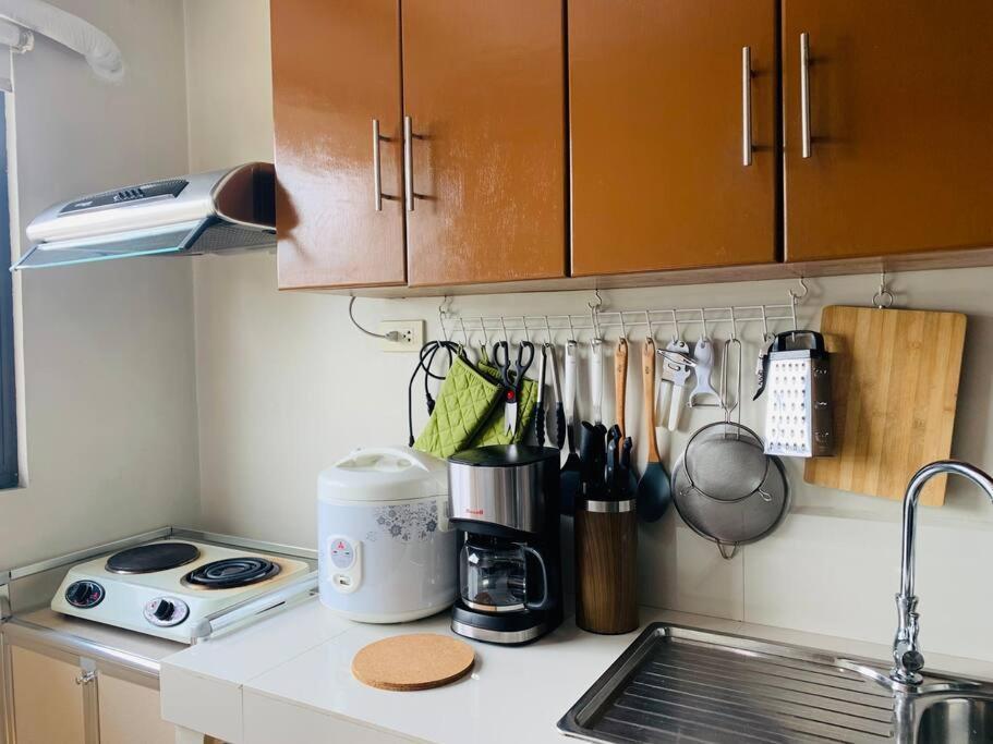 *accessible 2br Close To Sm Marikina/lrt 2* Apartment